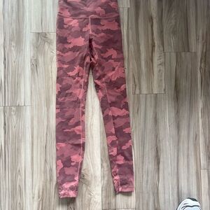 Lululemon Pink Camo Leggings Size:4 
Length: 28”